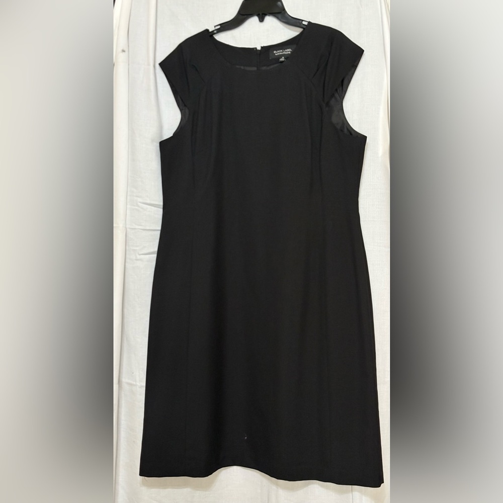 Elegant Black Sleeveless Dress